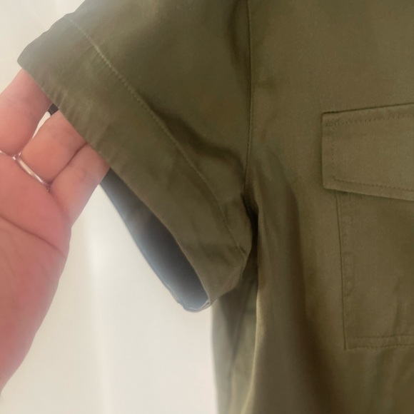 SOLD—-Vintage Chico’s Silk Olive Green Short Sleeve Button Up Blouse Size 1 GUC - Picture 2 of 4